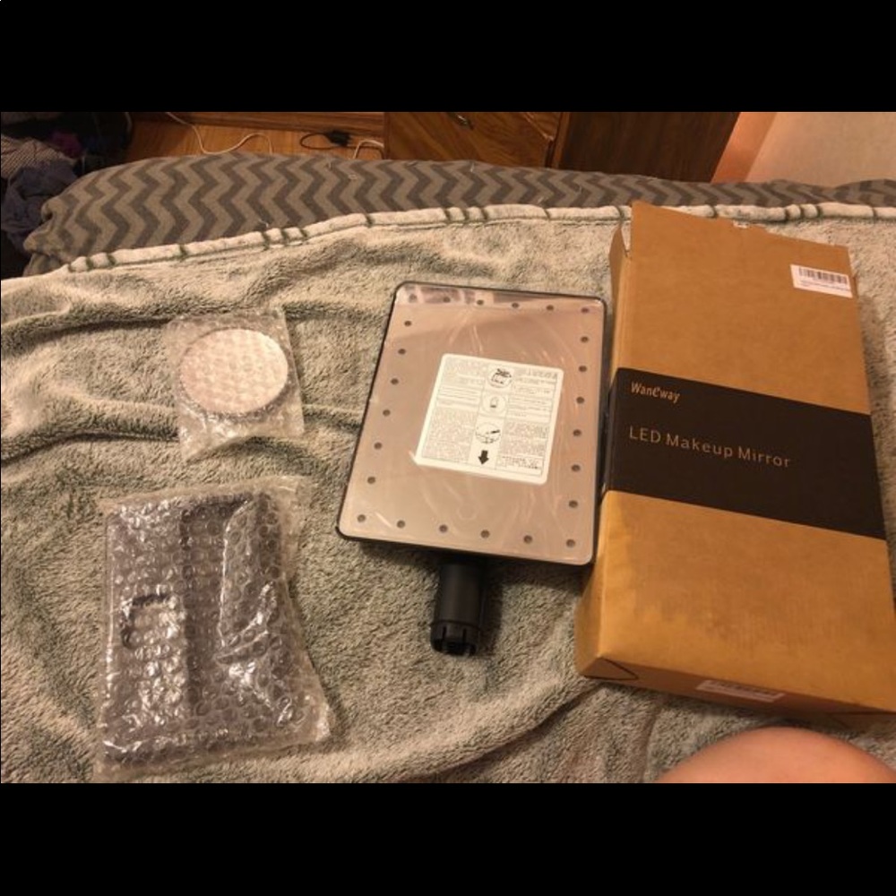 LED makeup mirror - Picture 2 of 3